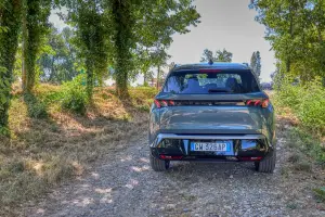 Peugeot E-5008 - Corso del fiume Rodano