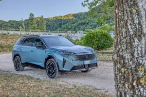 Peugeot E-5008 - Corso del fiume Rodano