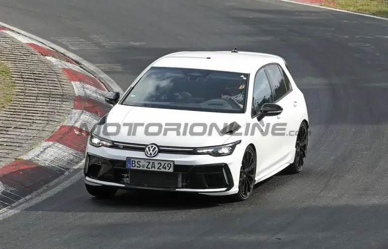 Volkswagen Golf R 350 - Foto spia 25-08-2025 - 2