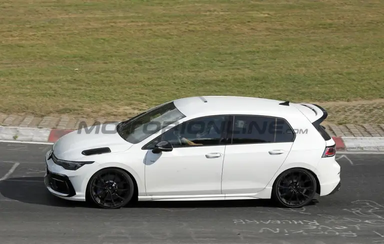 Volkswagen Golf R 350 - Foto spia 25-08-2025 - 7