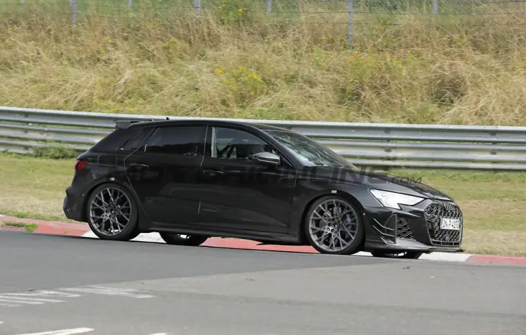 Audi RS3 GT 2026 - Foto spia 25-08-2025 - 5