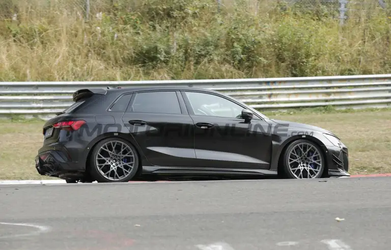Audi RS3 GT 2026 - Foto spia 25-08-2025 - 9