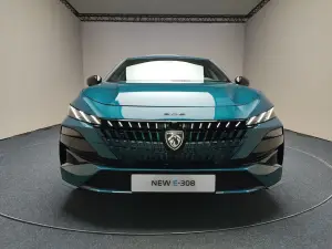 Nuova Peugeot 308 2025 - Foto Parigi - 2