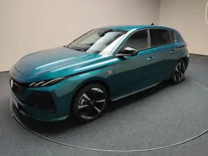 Nuova Peugeot 308 2025 - Foto Parigi