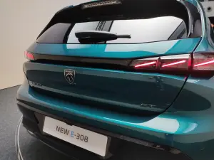 Nuova Peugeot 308 2025 - Foto Parigi - 13