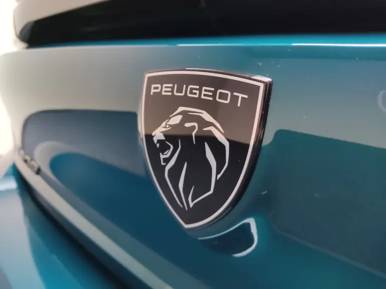 Nuova Peugeot 308 2025 - Foto Parigi - 12