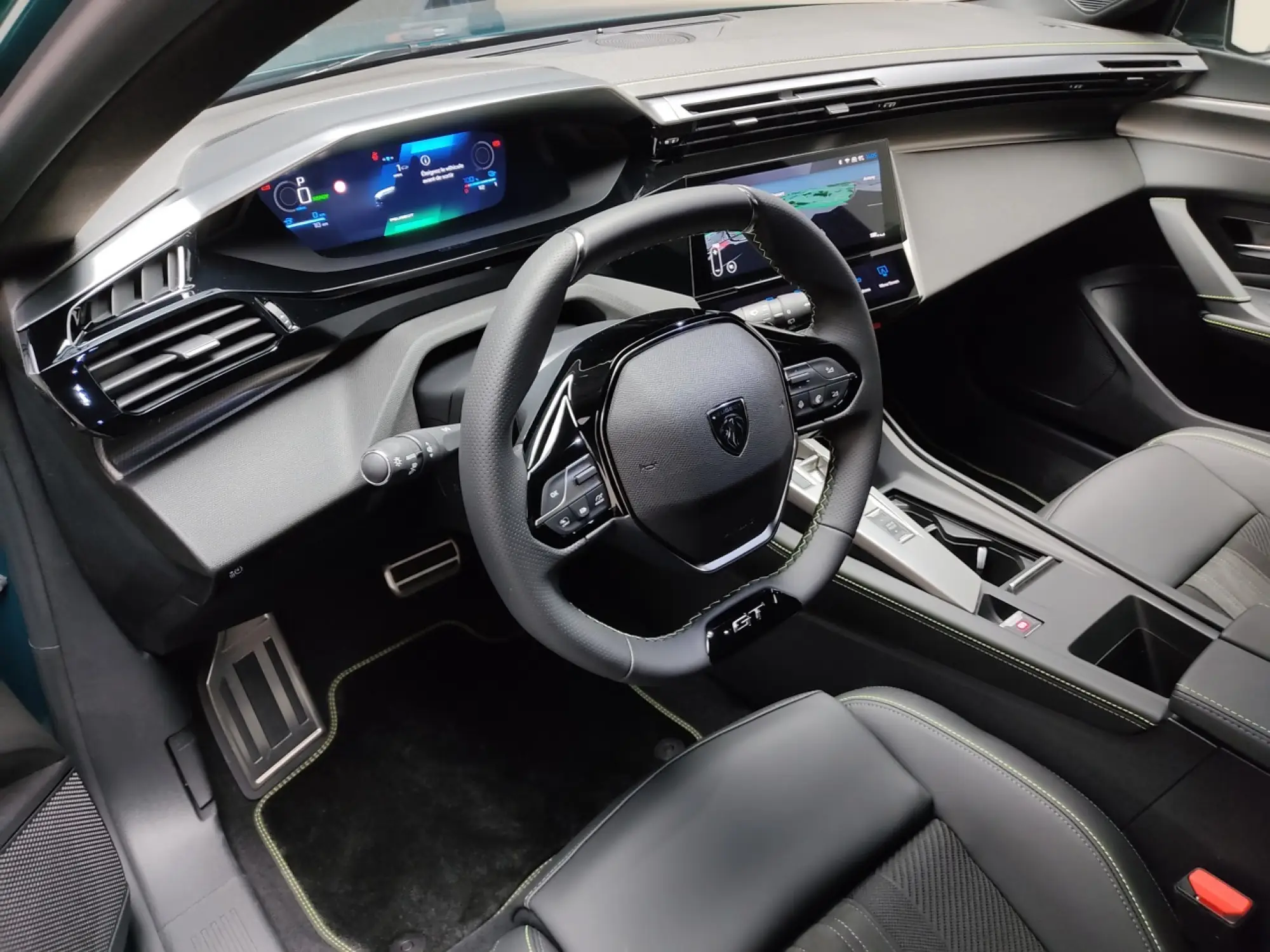 Nuova Peugeot 308 2025 - Foto Parigi - 14