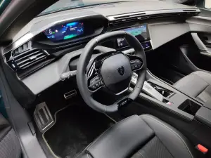 Nuova Peugeot 308 2025 - Foto Parigi - 14
