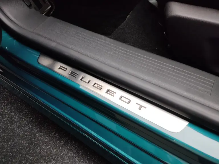 Nuova Peugeot 308 2025 - Foto Parigi - 15