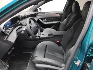 Nuova Peugeot 308 2025 - Foto Parigi - 20