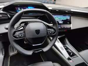 Nuova Peugeot 308 2025 - Foto Parigi - 23