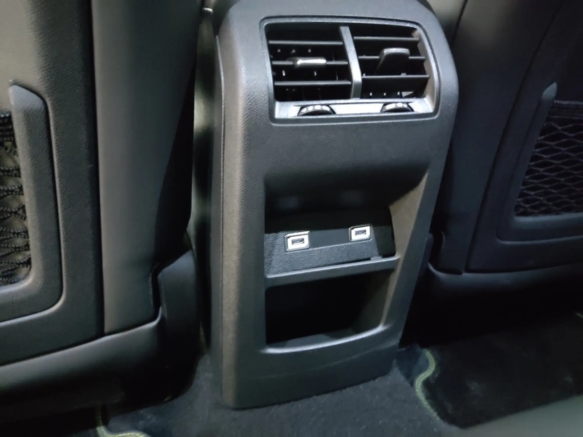 Nuova Peugeot 308 2025 - Foto Parigi - 19