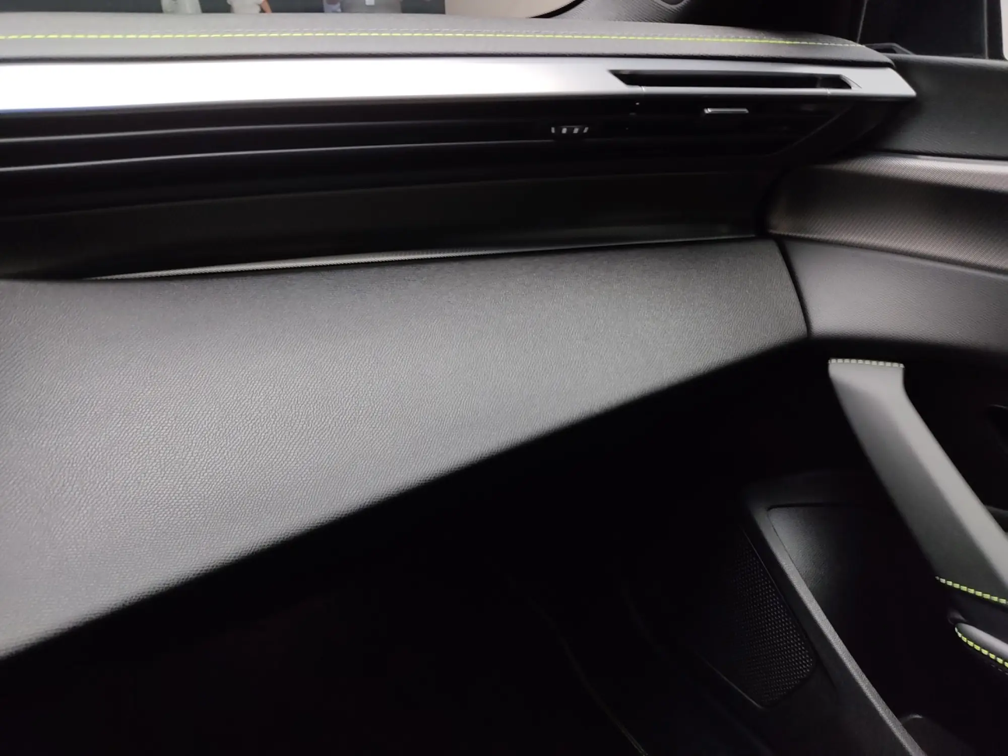 Nuova Peugeot 308 2025 - Foto Parigi - 21