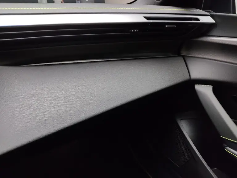 Nuova Peugeot 308 2025 - Foto Parigi - 21