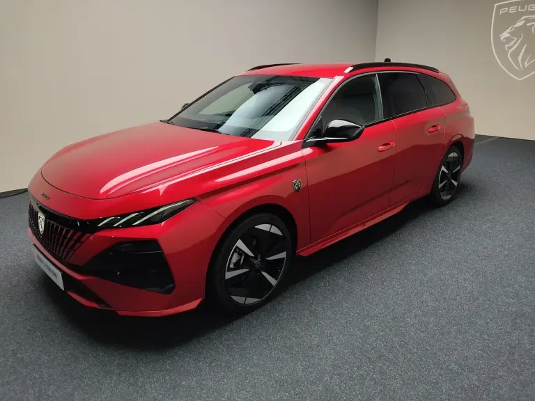 Nuova Peugeot 308 2025 - Foto Parigi - 29