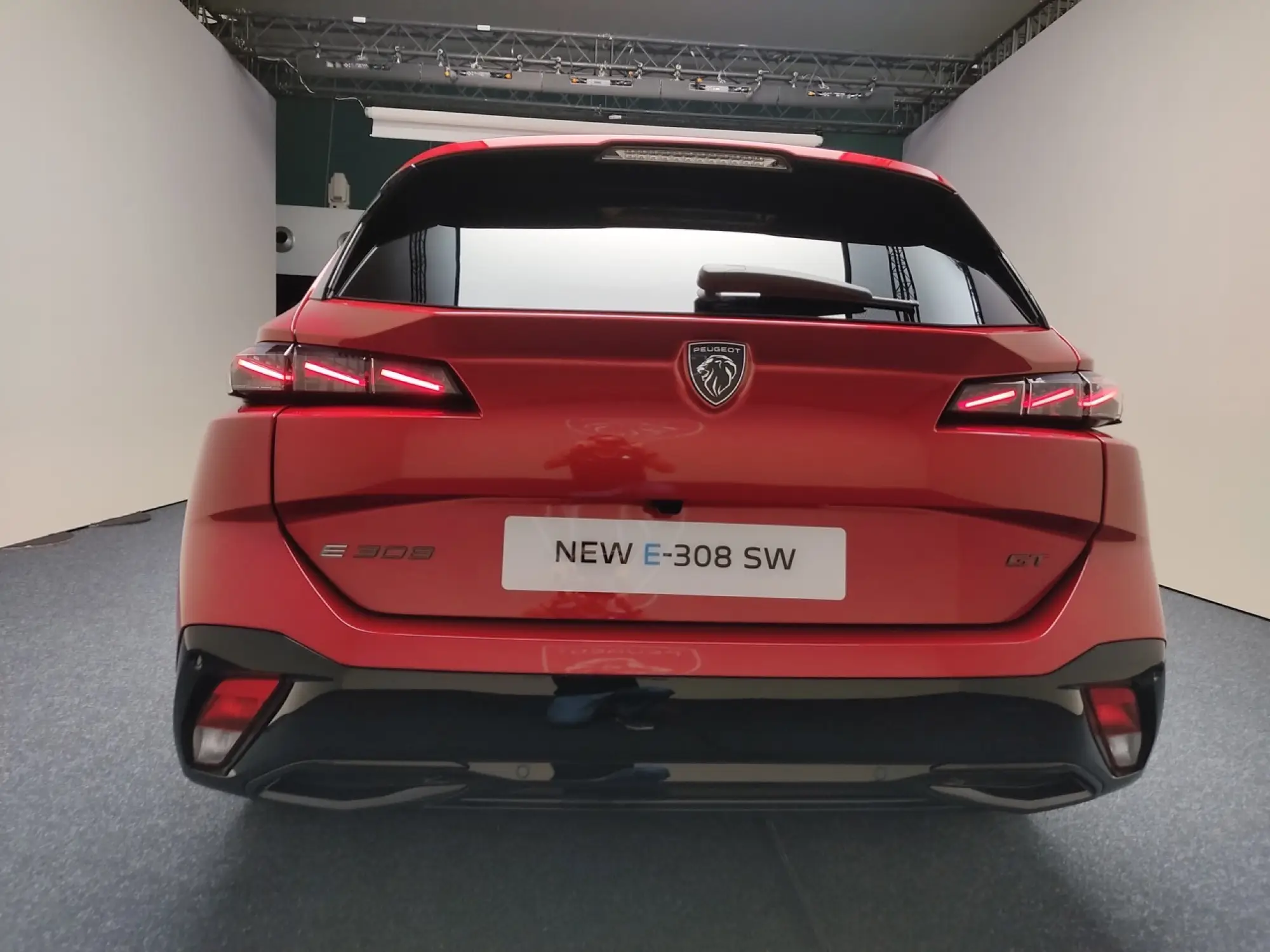 Nuova Peugeot 308 2025 - Foto Parigi - 30