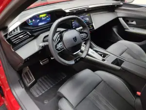 Nuova Peugeot 308 2025 - Foto Parigi - 32