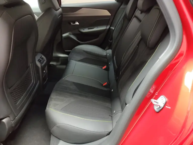 Nuova Peugeot 308 2025 - Foto Parigi - 34