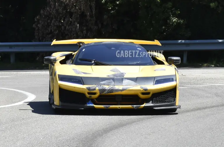 Ferrari F80 - Foto spia 27-08-2025 - 13