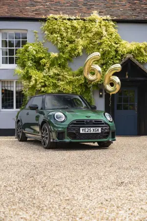 MINI compie 66 anni