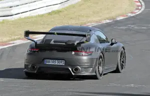 Porsche 911 Flachbau 2026 - Foto spia 27-08-2025