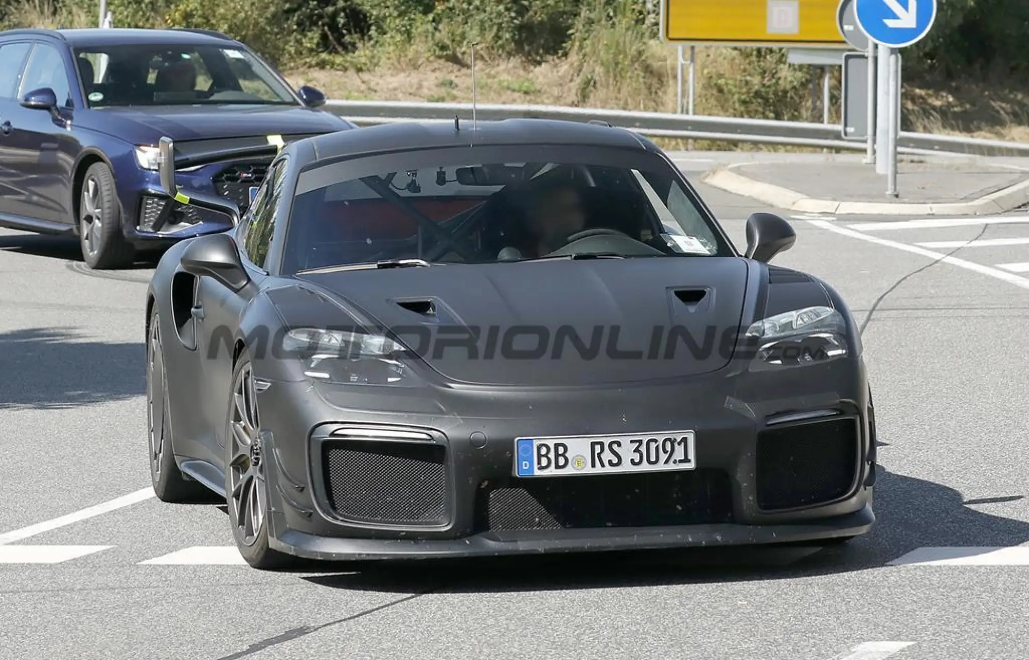 Porsche 911 Flachbau 2026 - Foto spia 27-08-2025 - 14