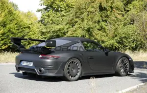 Porsche 911 Flachbau 2026 - Foto spia 27-08-2025