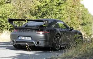 Porsche 911 Flachbau 2026 - Foto spia 27-08-2025