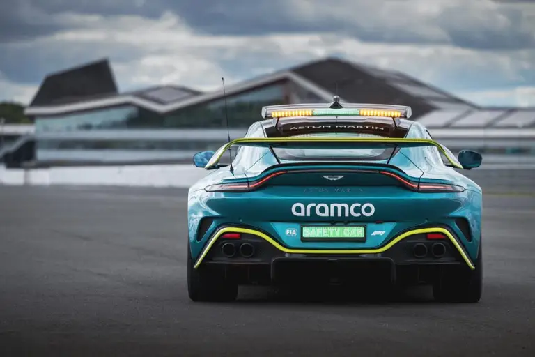 Aston Martin Vantage S - Safety Car - 9