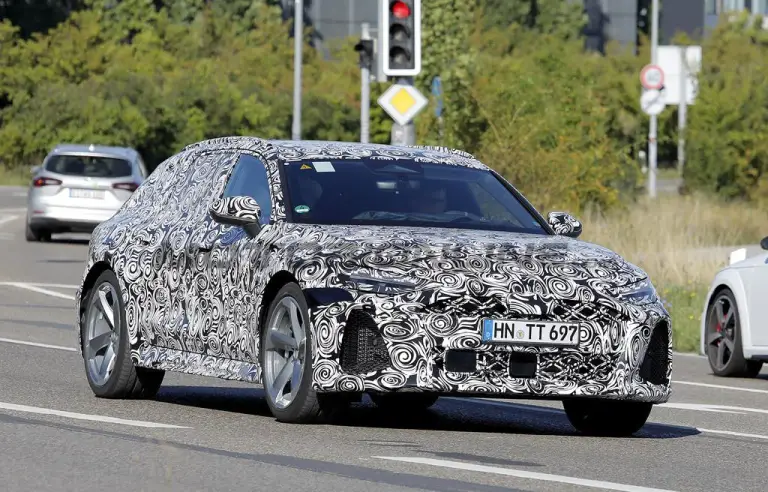 Audi RS6 Avant 2027 - Foto spia 29-08-2025 - 4