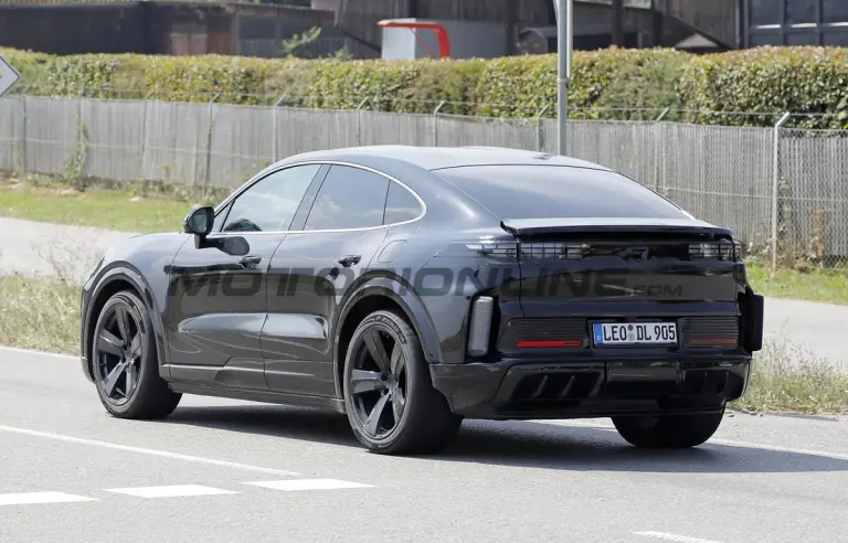 Porsche Cayenne Coupe 2027 - Foto spia 02-09-2025 - 9