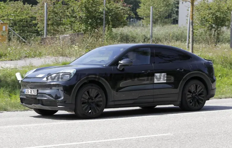 Porsche Cayenne Coupe 2027 - Foto spia 02-09-2025 - 2