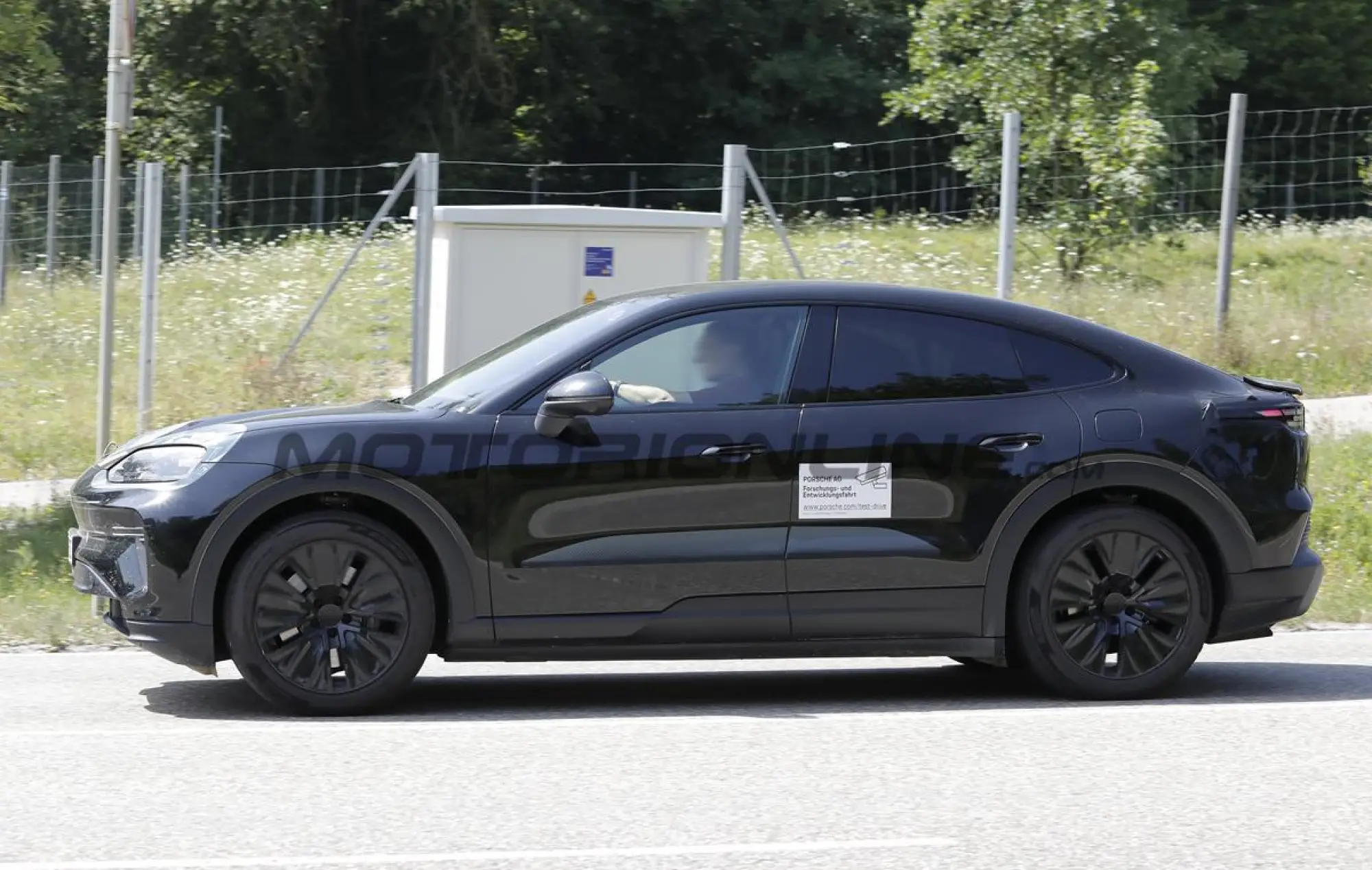 Porsche Cayenne Coupe 2027 - Foto spia 02-09-2025 - 4