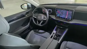 Volkswagen Passat PHEV 2025 come va
