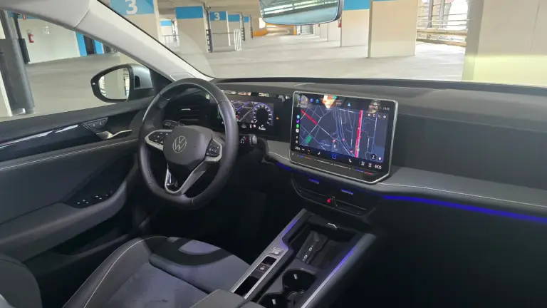 Volkswagen Passat PHEV 2025 come va - 2