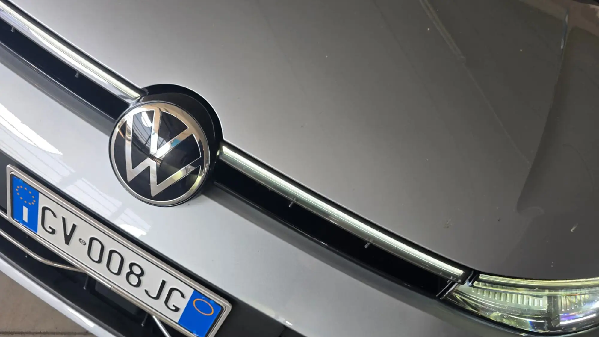 Volkswagen Passat PHEV 2025 come va - 11