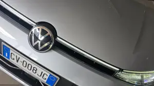Volkswagen Passat PHEV 2025 come va