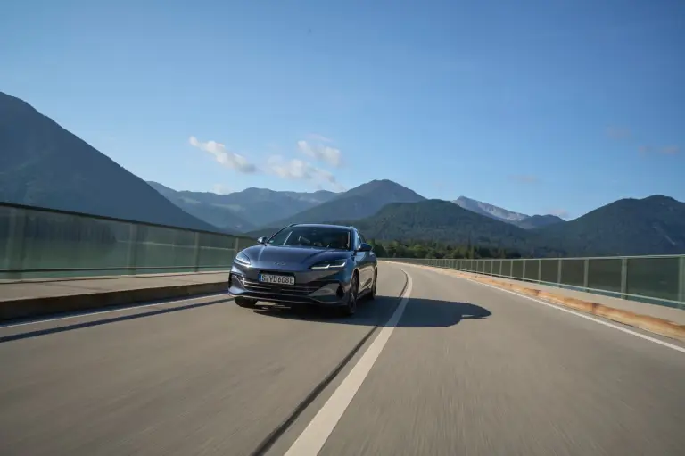 BYD Seal 6 DM-i Touring - Foto ufficiali - 1