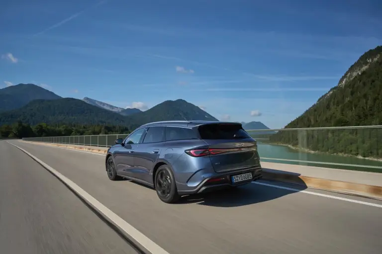 BYD Seal 6 DM-i Touring - Foto ufficiali - 11