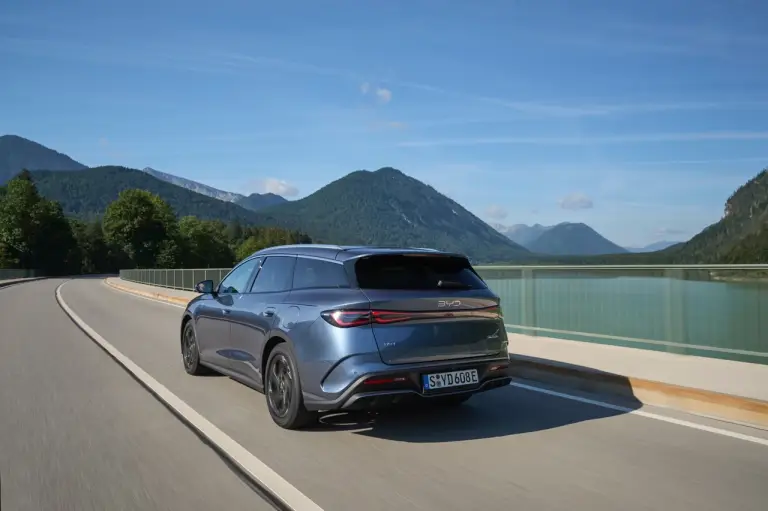 BYD Seal 6 DM-i Touring - Foto ufficiali - 9