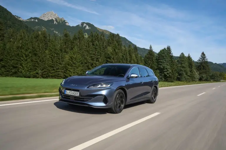 BYD Seal 6 DM-i Touring - Foto ufficiali - 10