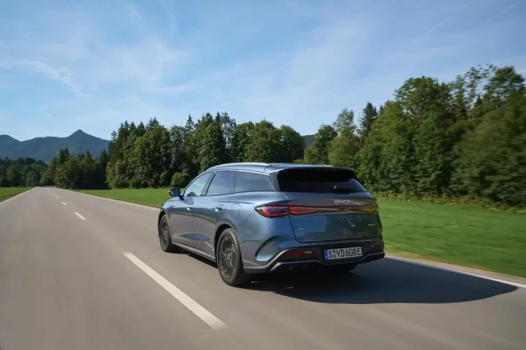 BYD Seal 6 DM-i Touring - Foto ufficiali - 12