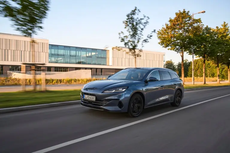 BYD Seal 6 DM-i Touring - Foto ufficiali - 15