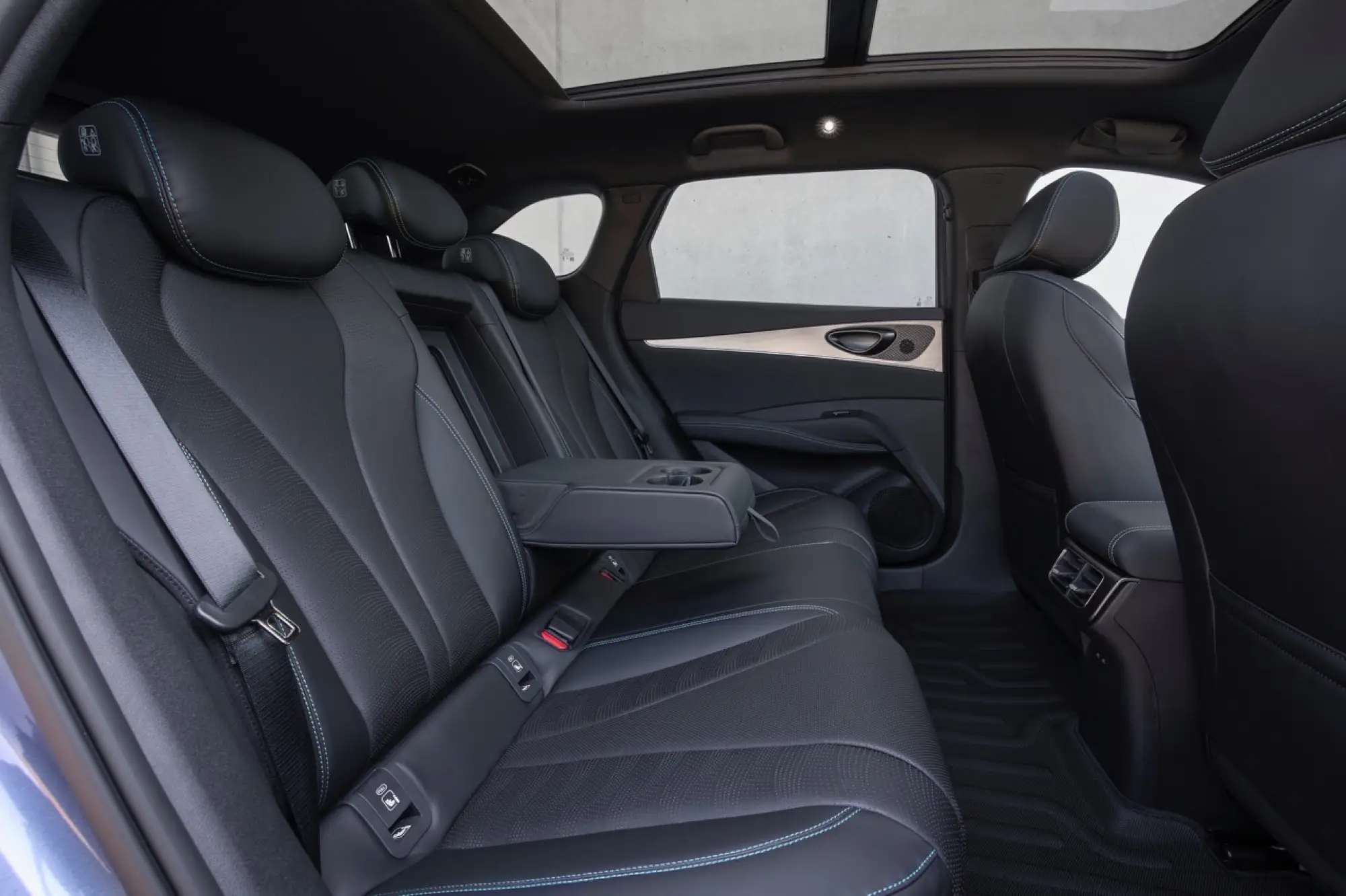 BYD Seal 6 DM-i Touring - Foto ufficiali - 43