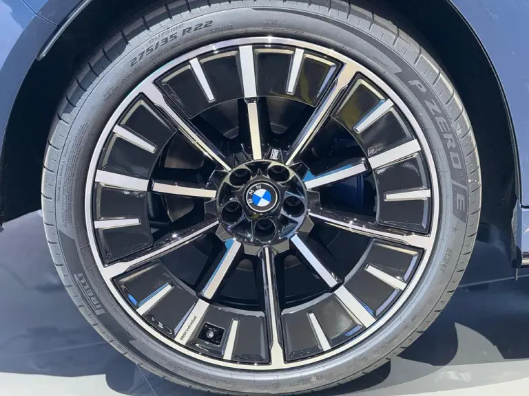 BMW iX3 - Salone di Monaco 2025 - 8