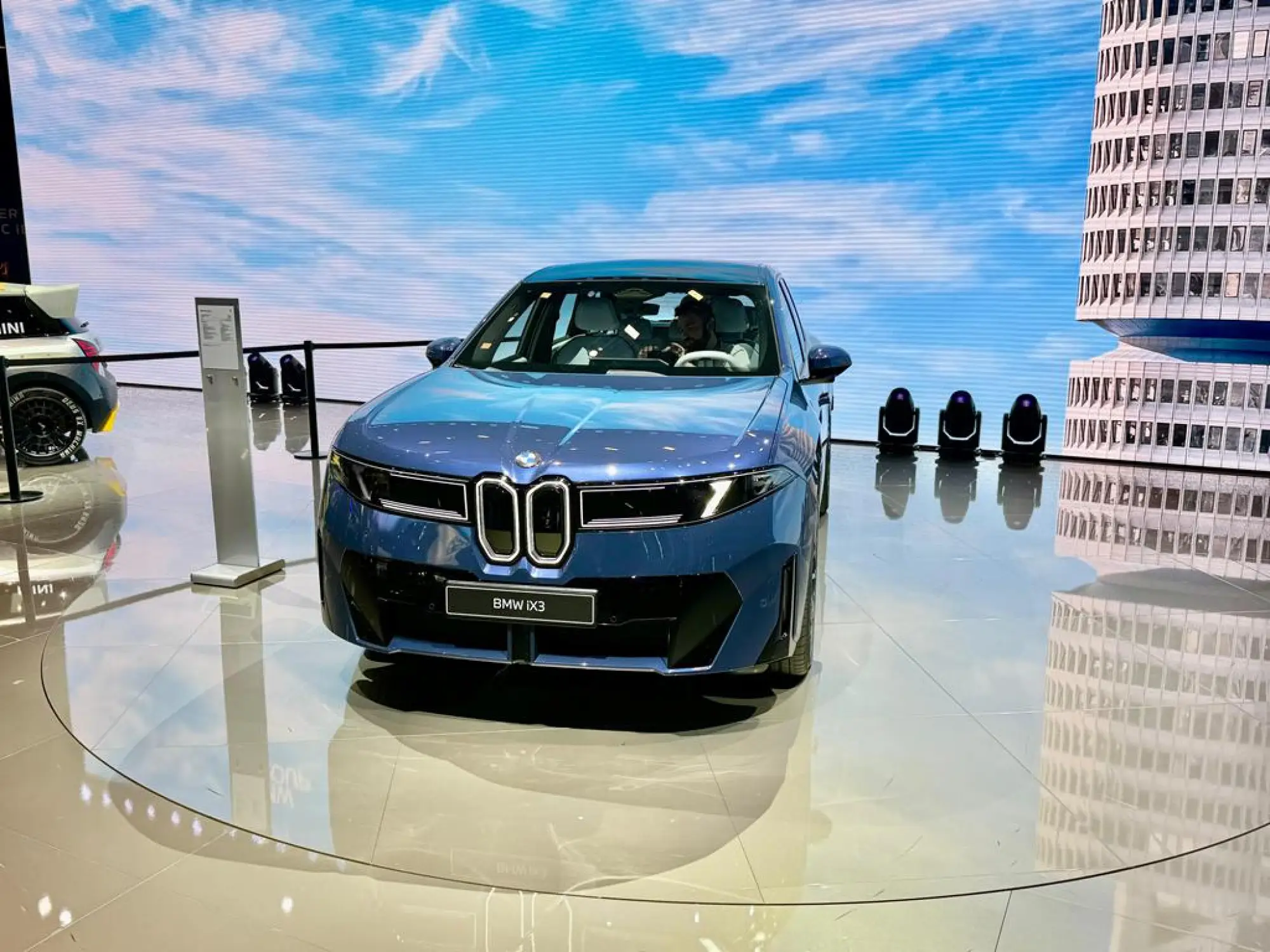 BMW iX3 - Salone di Monaco 2025 - 3