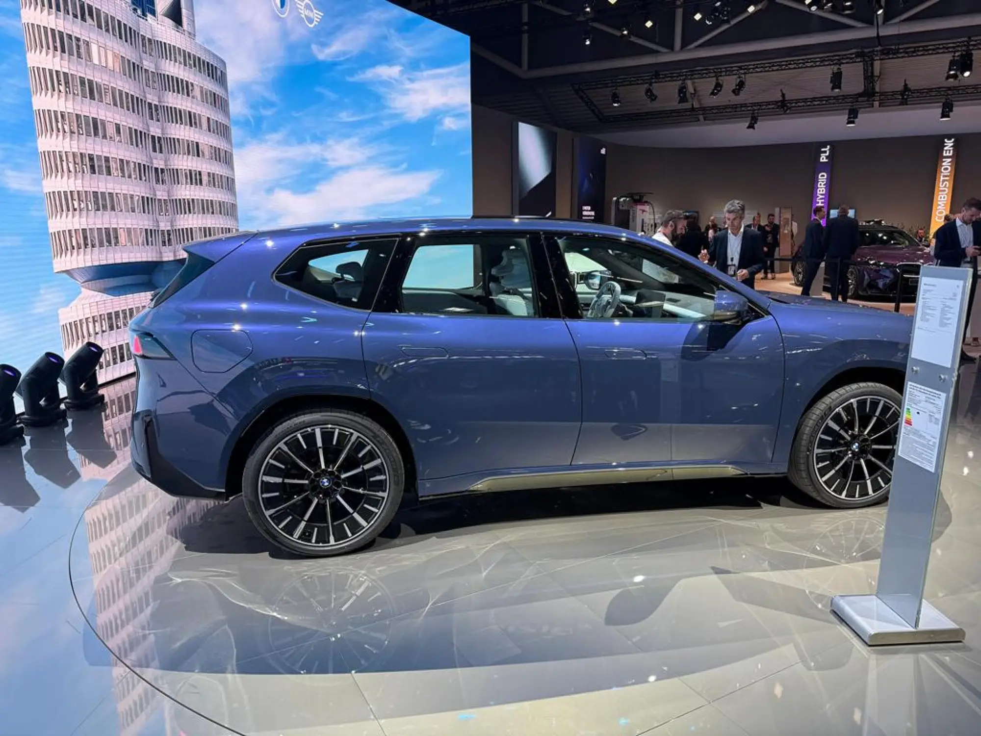 BMW iX3 - Salone di Monaco 2025 - 5