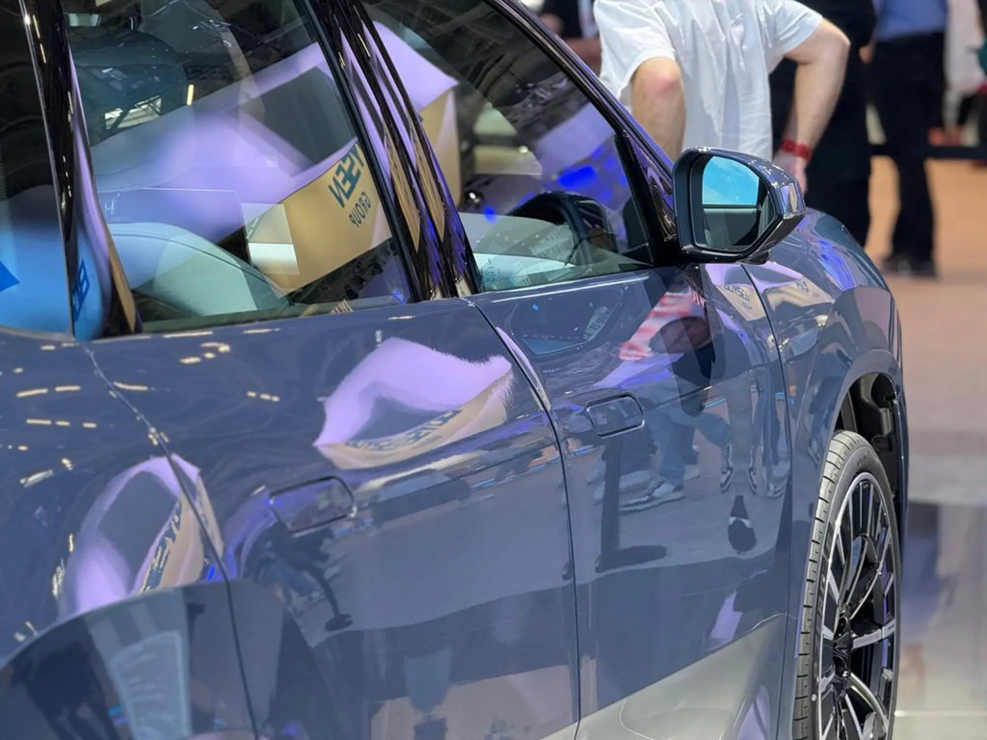 BMW iX3 - Salone di Monaco 2025 - 9