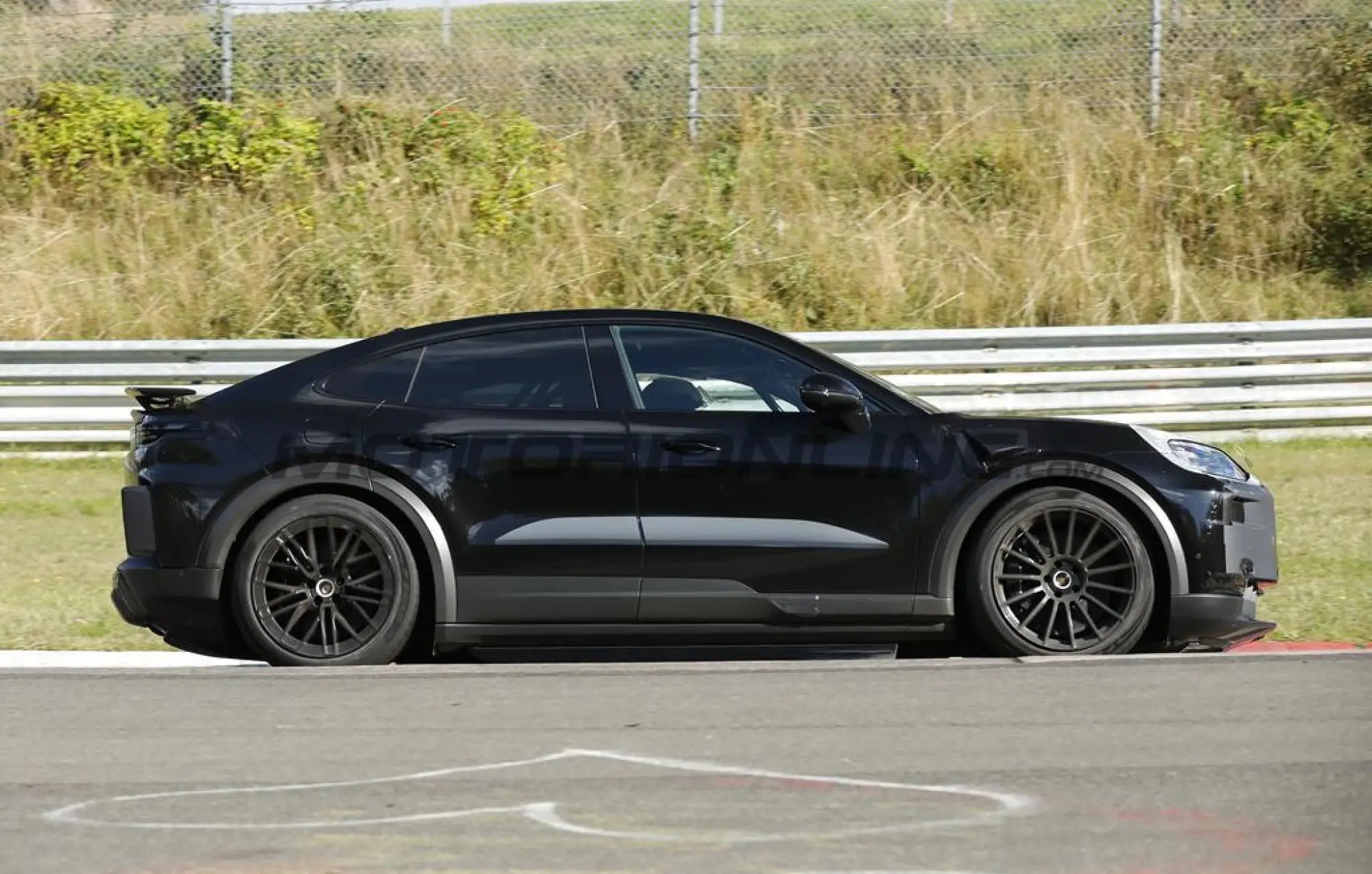 Porsche Cayenne Coupe Turbo GT 2027 - Foto spia 11-09-2025 - 2