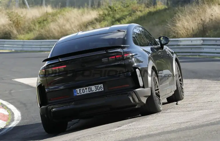 Porsche Cayenne Coupe Turbo GT 2027 - Foto spia 11-09-2025 - 6